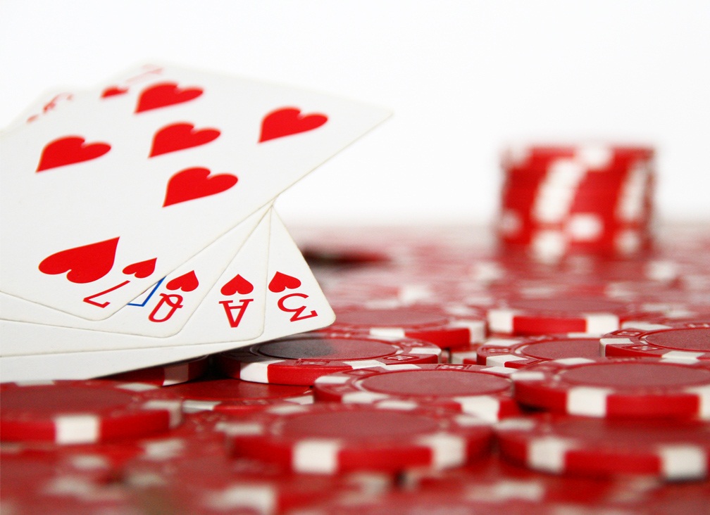 золотые правила покера, основные понятия,  В той ситуации, когда необходимо Вам принимать решение о колле, имейте ввиду соотношение общей суммы, которую необходимо внести Вам в пот, и размеры самого пота.   Марк Уортман, размер пота, пот в покере, стратегия игры, комбинации покера, игра в покер, Техасский холдем, правила игры, комбинации в покере, правила покера ,обучение, советы для начинающих 