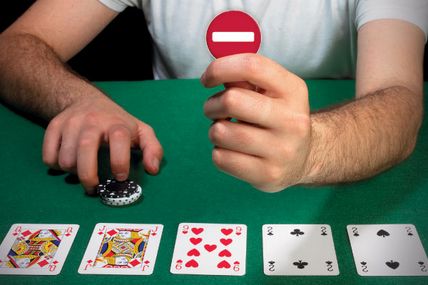 ставка, покер, игра в покер, обучение, советы для начинающих, блокирующий бет, бет, блокбет, тактика, стратегия, обманный маневр, рейз